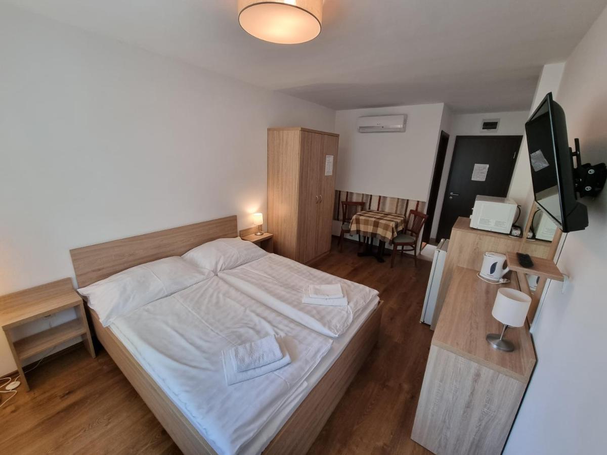 Ádám Apartmanház Siófok Quarto foto