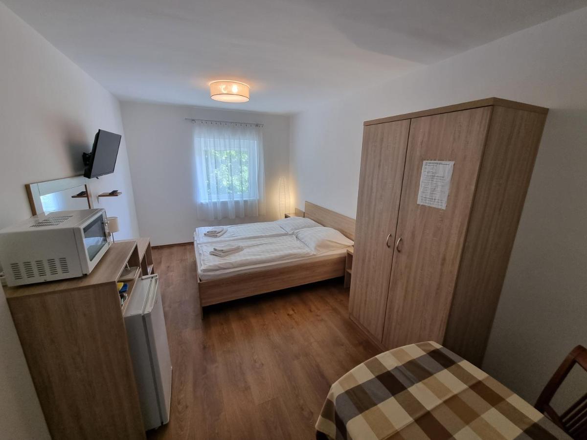 Ádám Apartmanház Siófok Exterior foto